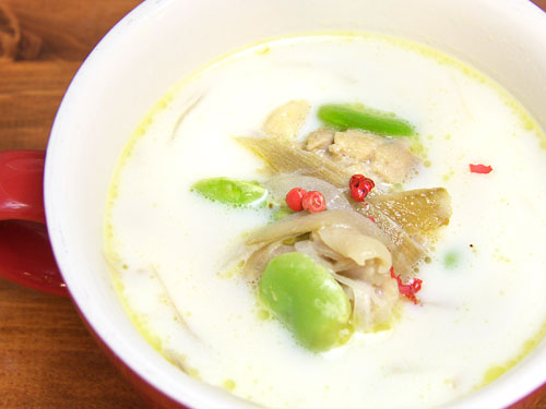 イストワール-鶏肉とごぼうのクリームスープ.jpg