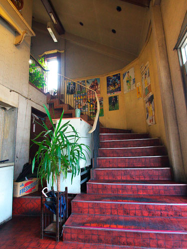 ウエノ-階段.jpg